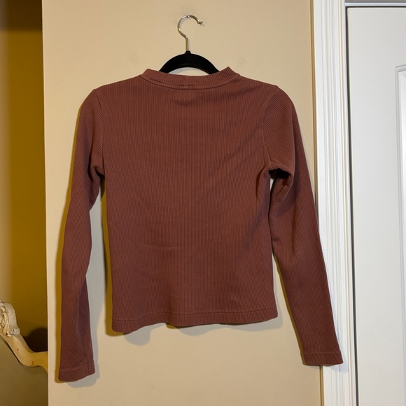 GAP Ribbed Mock Neck Top - Picture 3 of 5